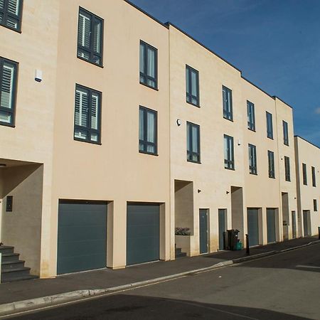 Solar Sanctuary- Skyline Balcony, City Centre, Three Floors, King Beds, Netflix And More! Bath Exteriör bild