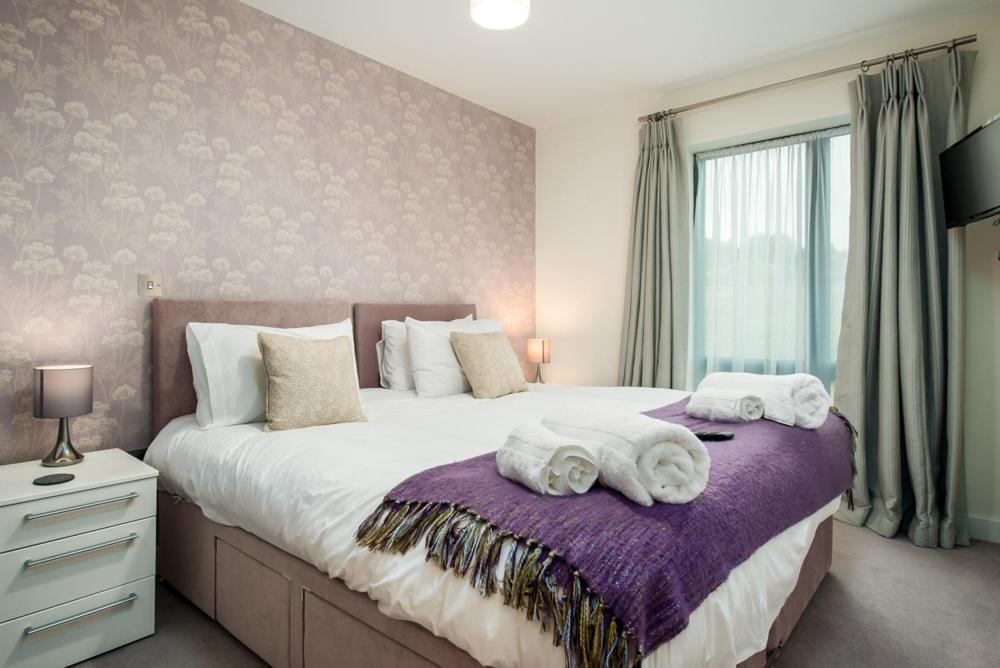 Solar Sanctuary- Skyline Balcony, City Centre, Three Floors, King Beds, Netflix And More! Bath Exteriör bild