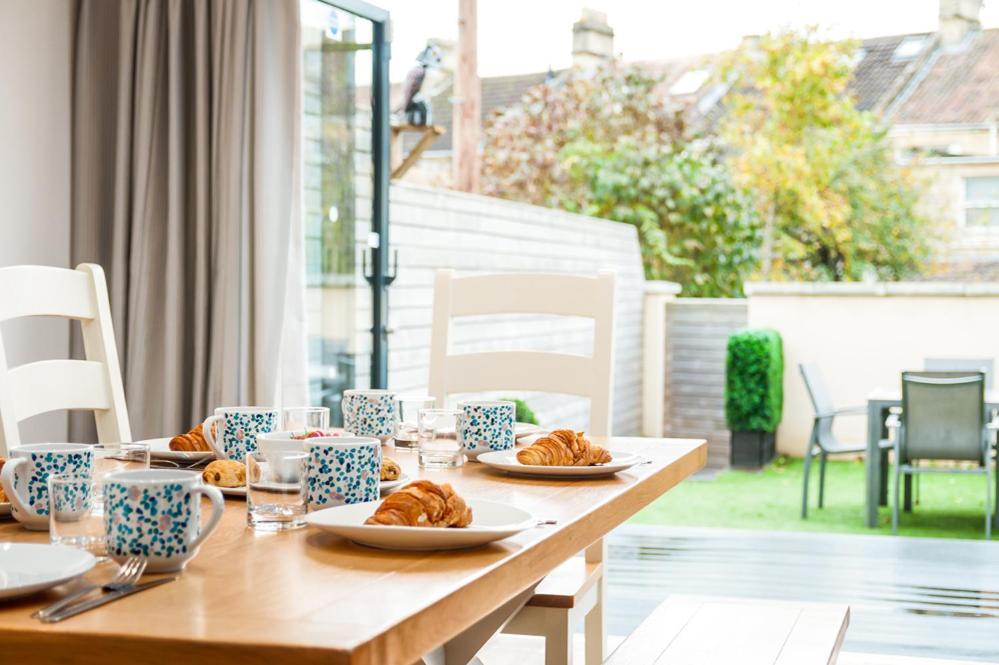 Solar Sanctuary- Skyline Balcony, City Centre, Three Floors, King Beds, Netflix And More! Bath Exteriör bild
