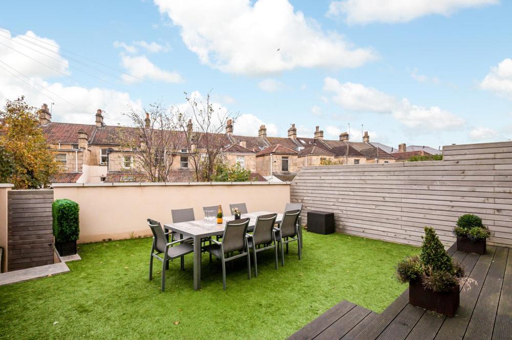 Solar Sanctuary- Skyline Balcony, City Centre, Three Floors, King Beds, Netflix And More! Bath Exteriör bild