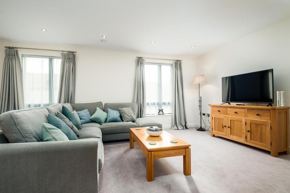 Solar Sanctuary- Skyline Balcony, City Centre, Three Floors, King Beds, Netflix And More! Bath Exteriör bild